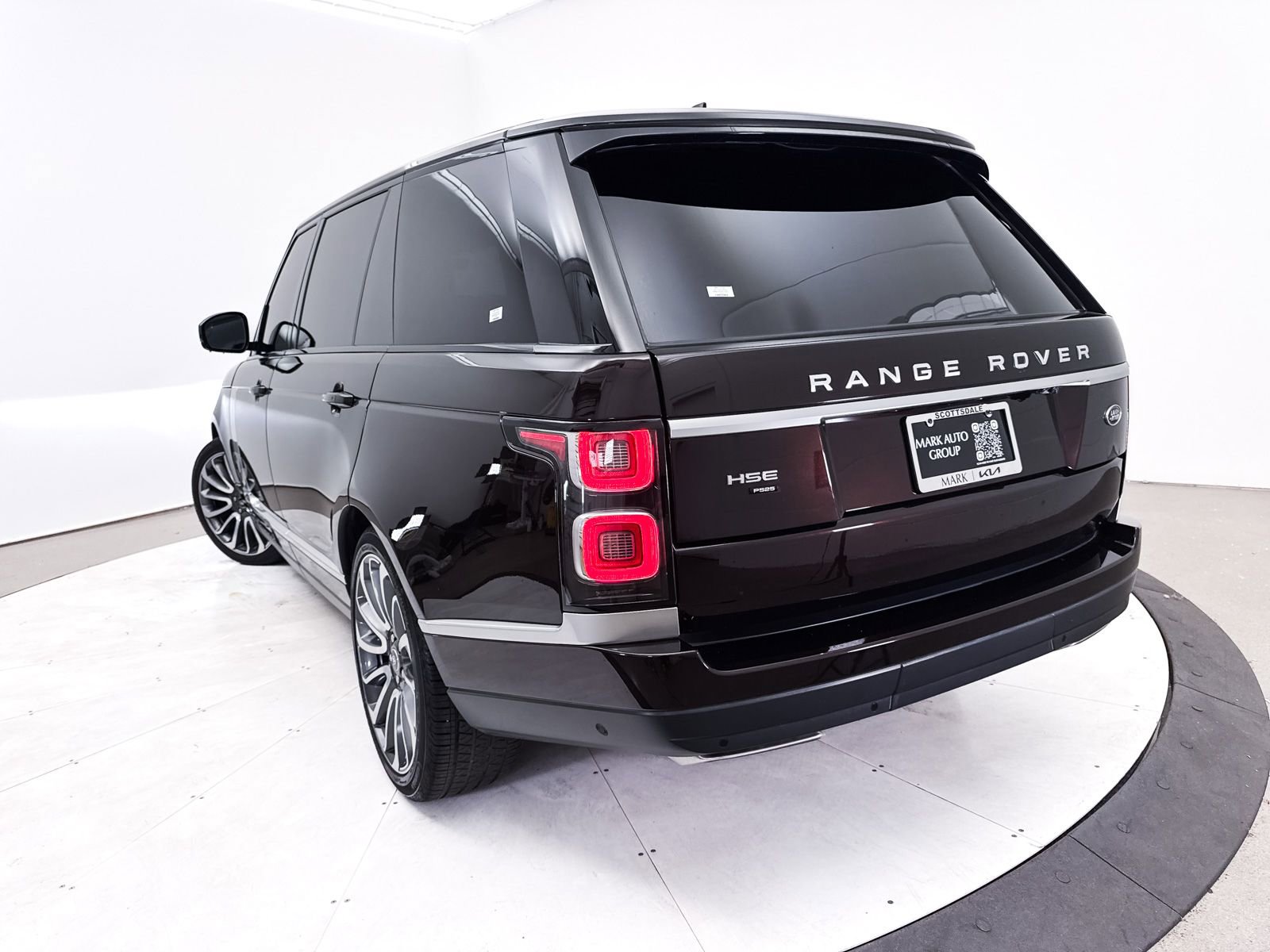 Used 2021 Land Rover Range Rover P525 Westminster Edition LWB image 2