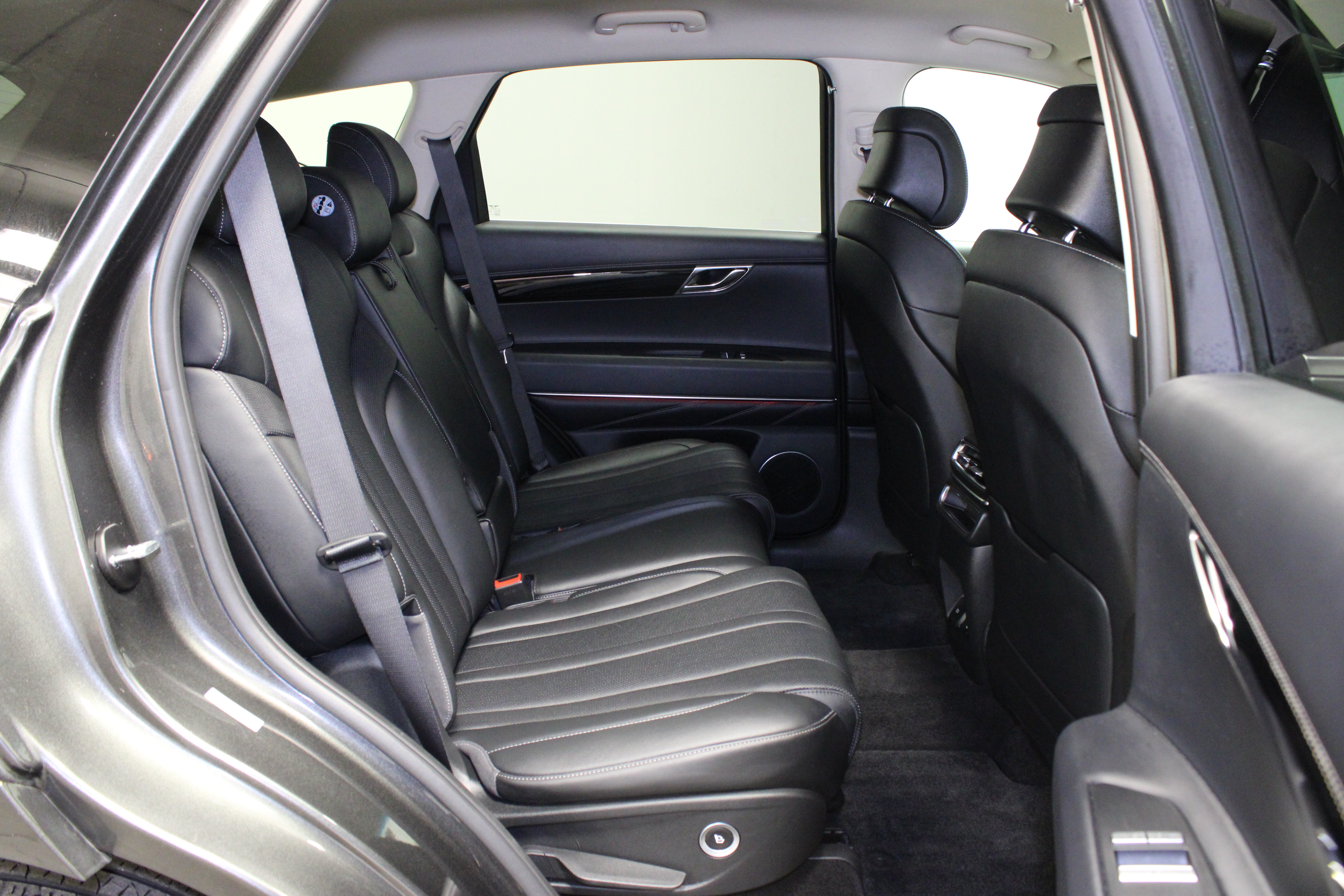 Used 2025 Genesis GV80 2.5T Standard AWD/4WD image 15