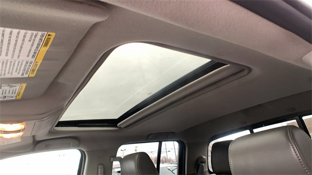 Used 2019 Nissan Frontier SL image 19