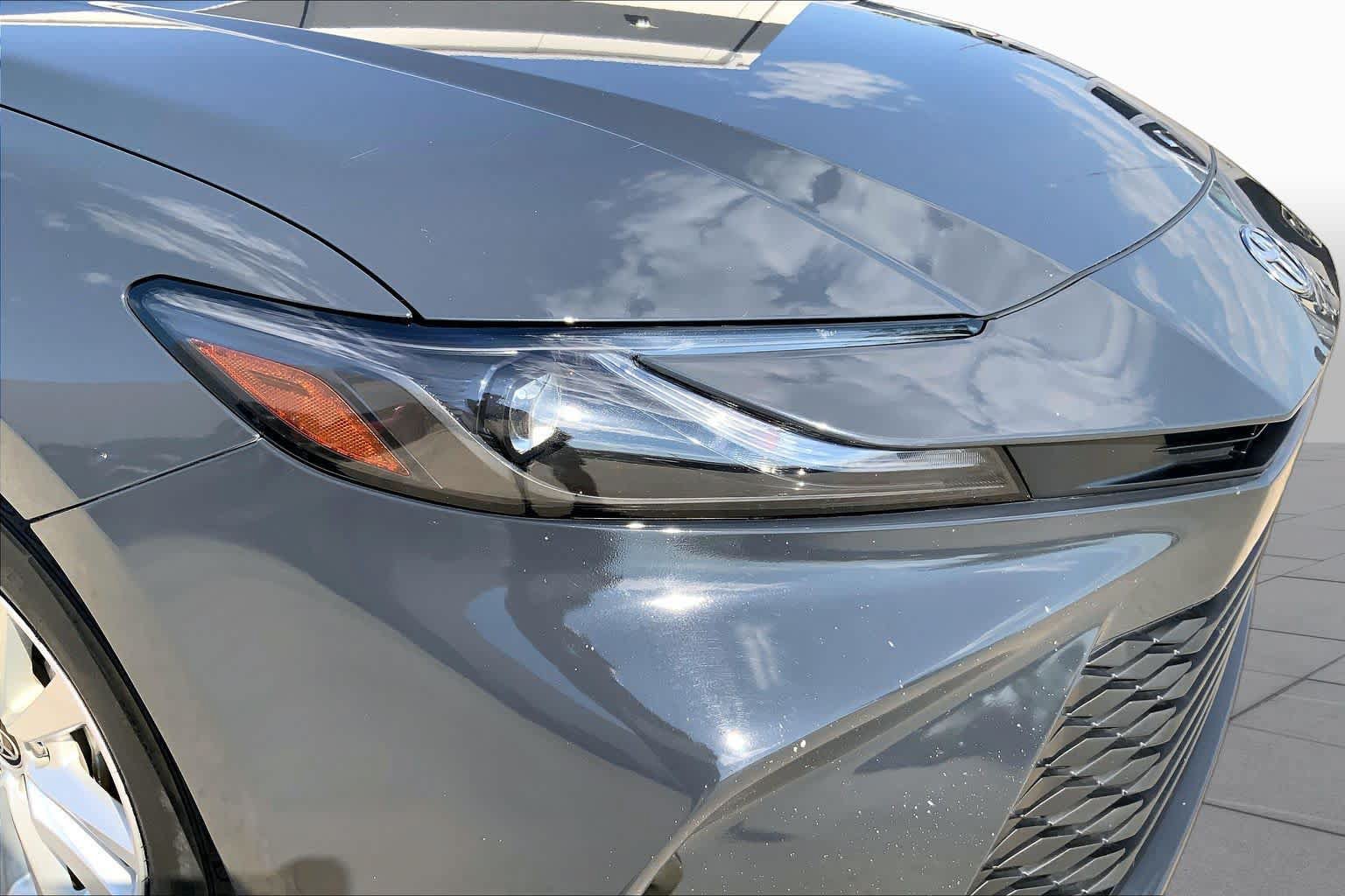 Used 2025 Toyota Camry LE FWD image 28