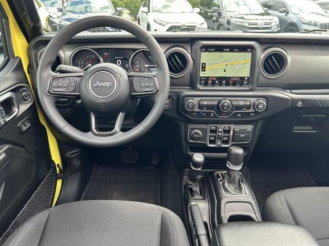 Used 2023 Jeep Wrangler Unlimited w/ Sun & Screen Package AWD/4WD image 15