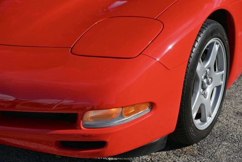 Used 1999 Chevrolet Corvette Coupe w/ Memory Pkg RWD image 8