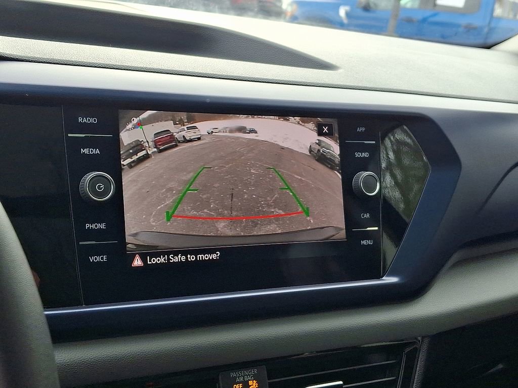 Used 2023 Volkswagen Taos SE image 4