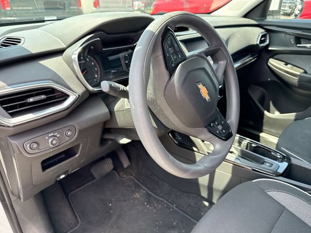 Used 2023 Chevrolet TrailBlazer LT FWD image 9