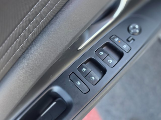 New 2025 Hyundai Elantra Limited image 17