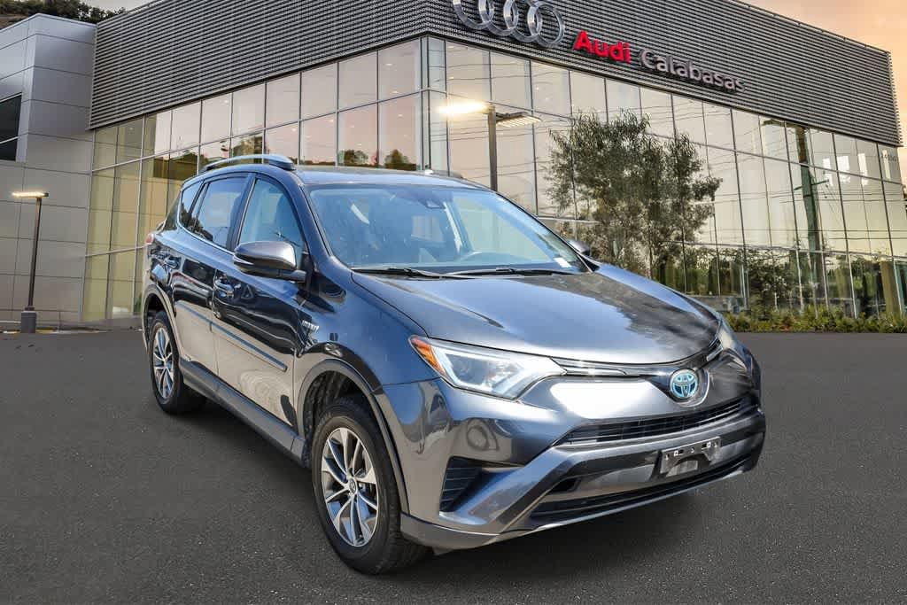 Used 2018 Toyota RAV4 LE w/ Carpet Mat Package