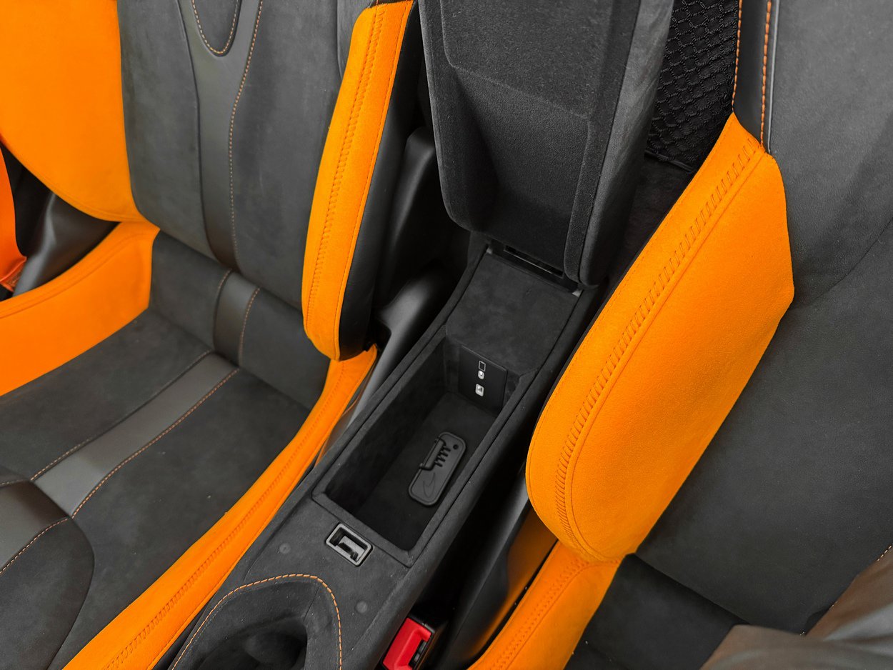 Used 2026 McLaren 750S Spider RWD image 21
