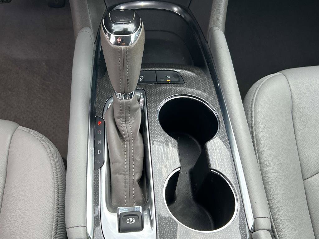 Used 2017 Chevrolet Malibu Hybrid w/ Leather Package image 26