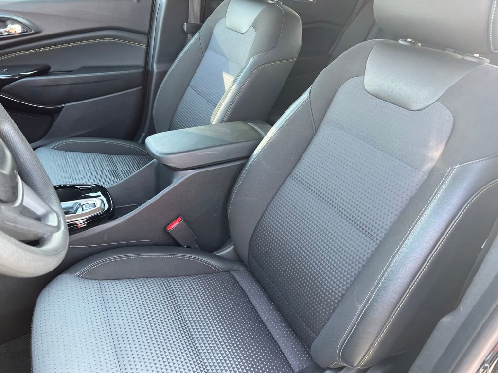 Used 2025 Chevrolet Trax LT image 10