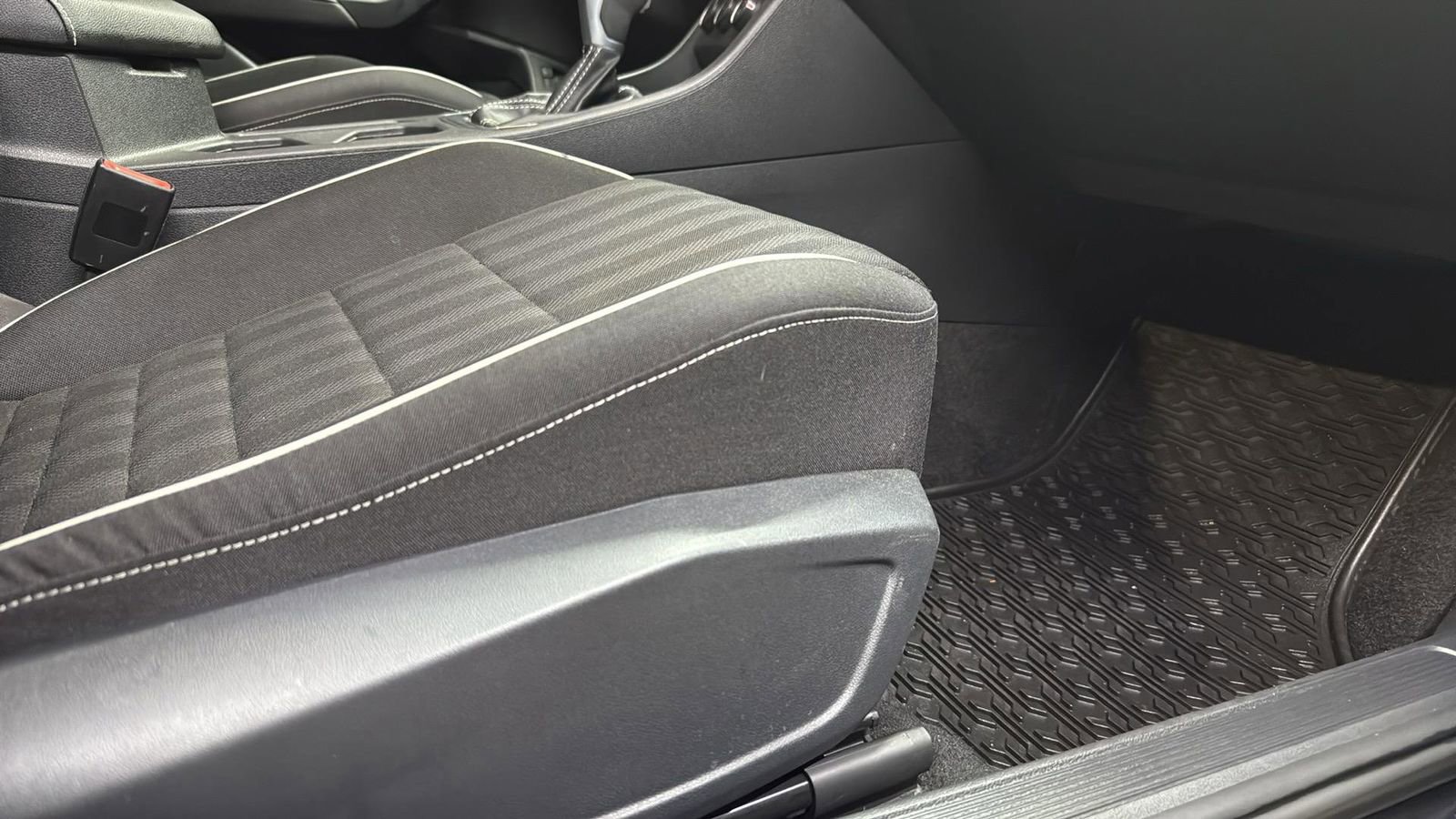 Used 2023 Volkswagen Jetta Sport image 26