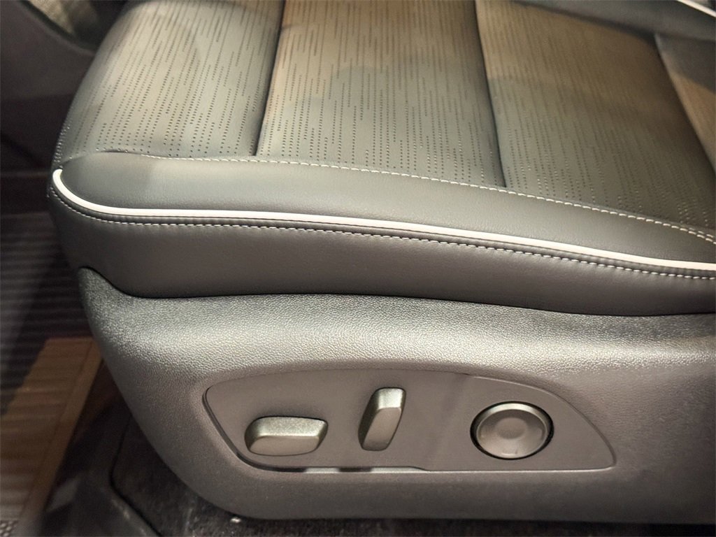 New 2026 Buick Enclave Sport Touring w/ Power Package image 18