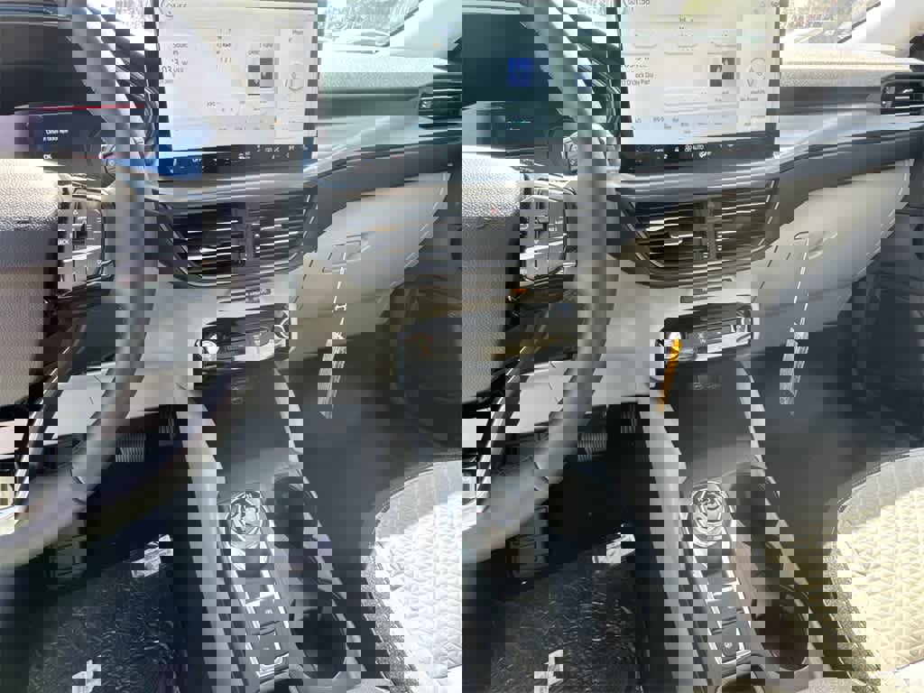 New 2025 Ford Escape Active w/ Active Premium Tech Pack image 25