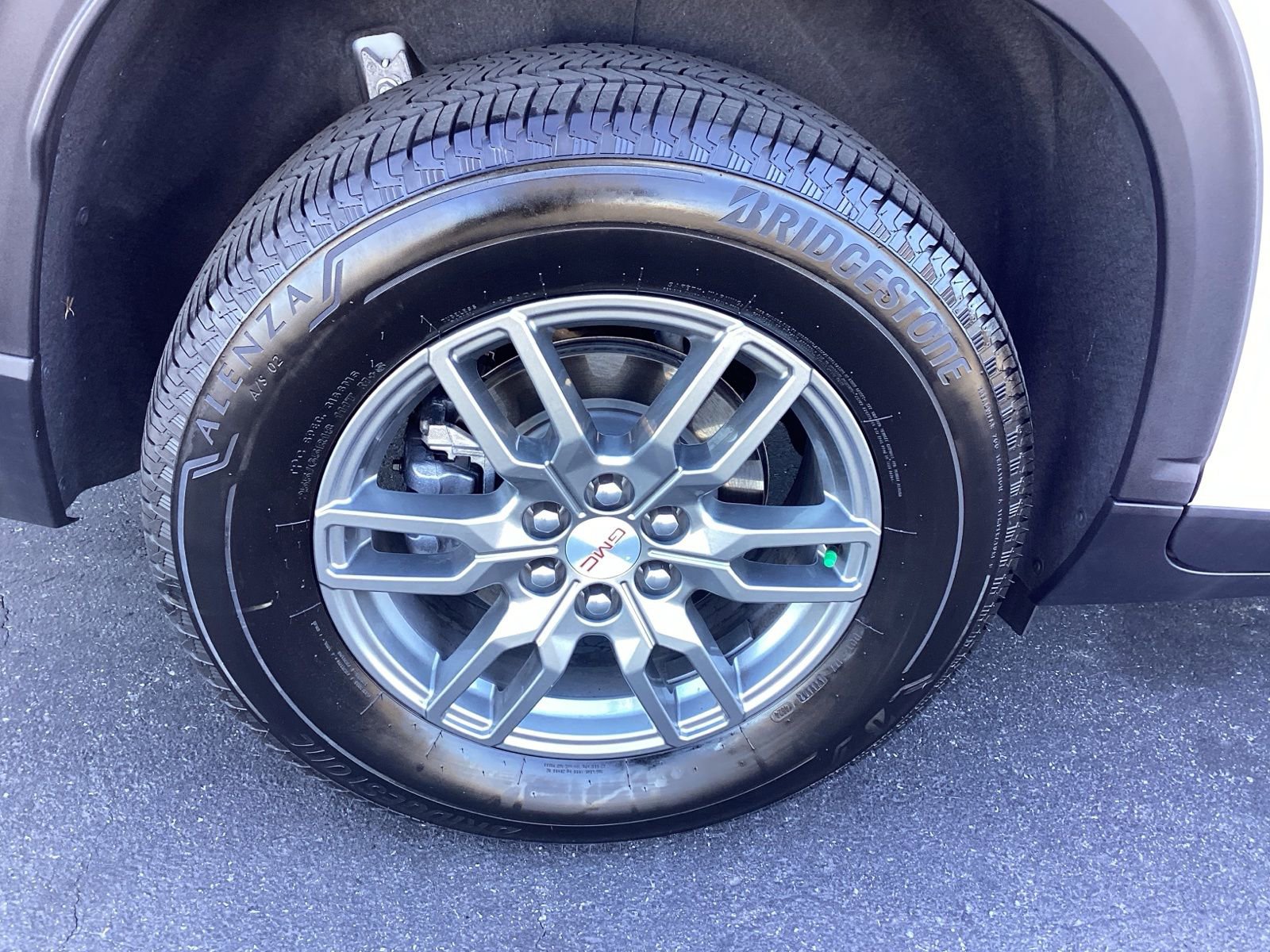 Used 2025 GMC Acadia Elevation image 23