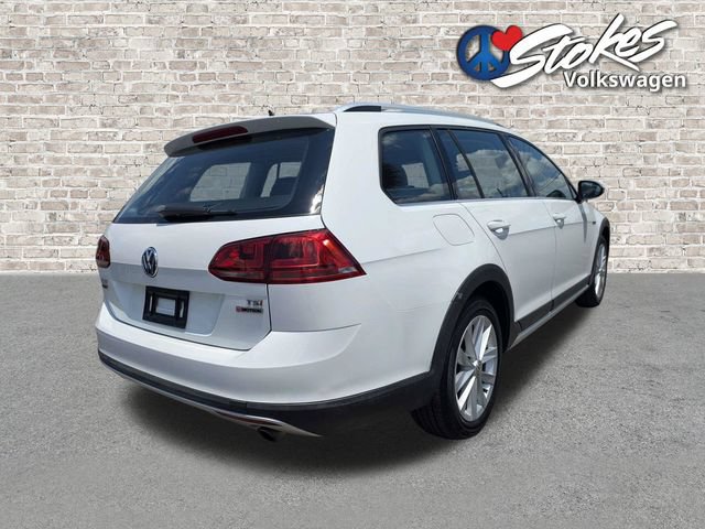 Used 2017 Volkswagen Golf Alltrack S AWD/4WD image 4