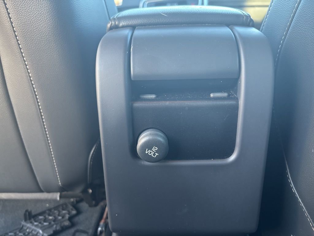 Used 2018 Volvo V60 T5 Dynamic w/ Vision Package image 21