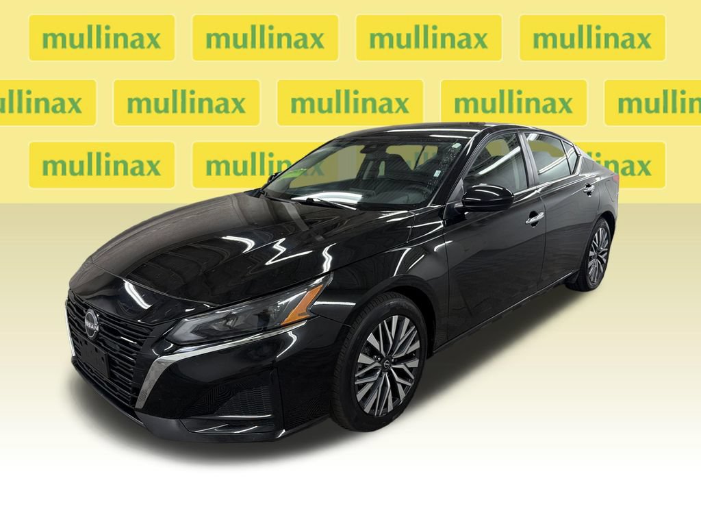 Used 2023 Nissan Altima 2.5 SV FWD image 14