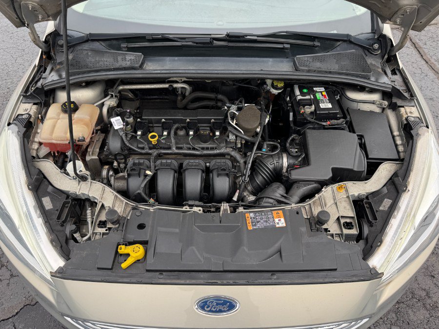 Used 2016 Ford Focus Titanium w/ Titanium Technology Package FWD image 25