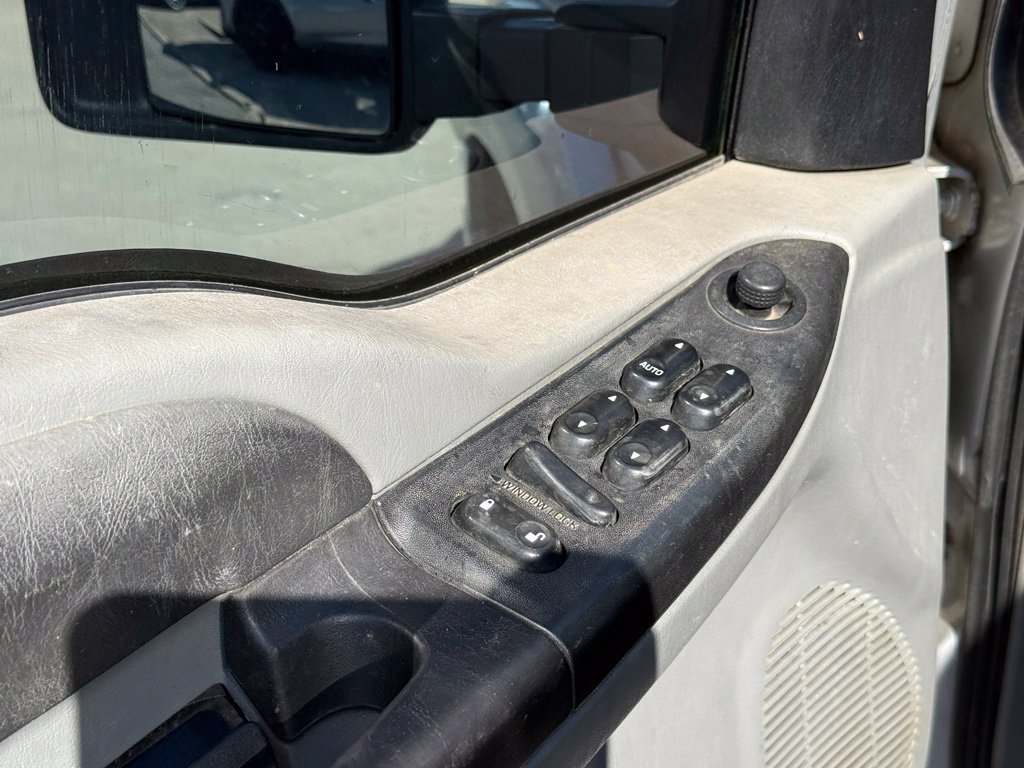 Used 2006 Ford F350 XLT AWD/4WD image 12