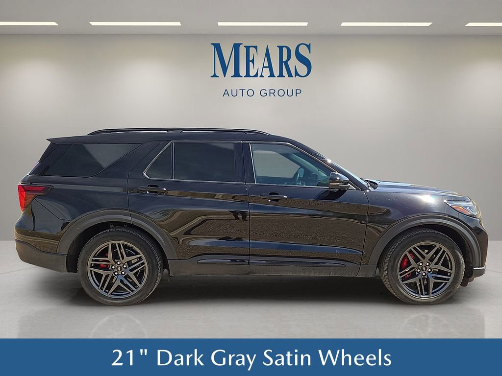 Used 2025 Ford Explorer ST image 7