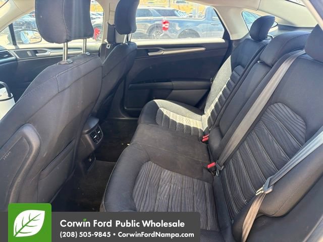 Used 2016 Ford Fusion SE FWD image 10