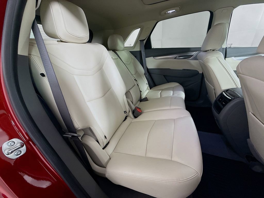 Used 2025 Cadillac XT5 Premium Luxury w/ Technology Package image 27
