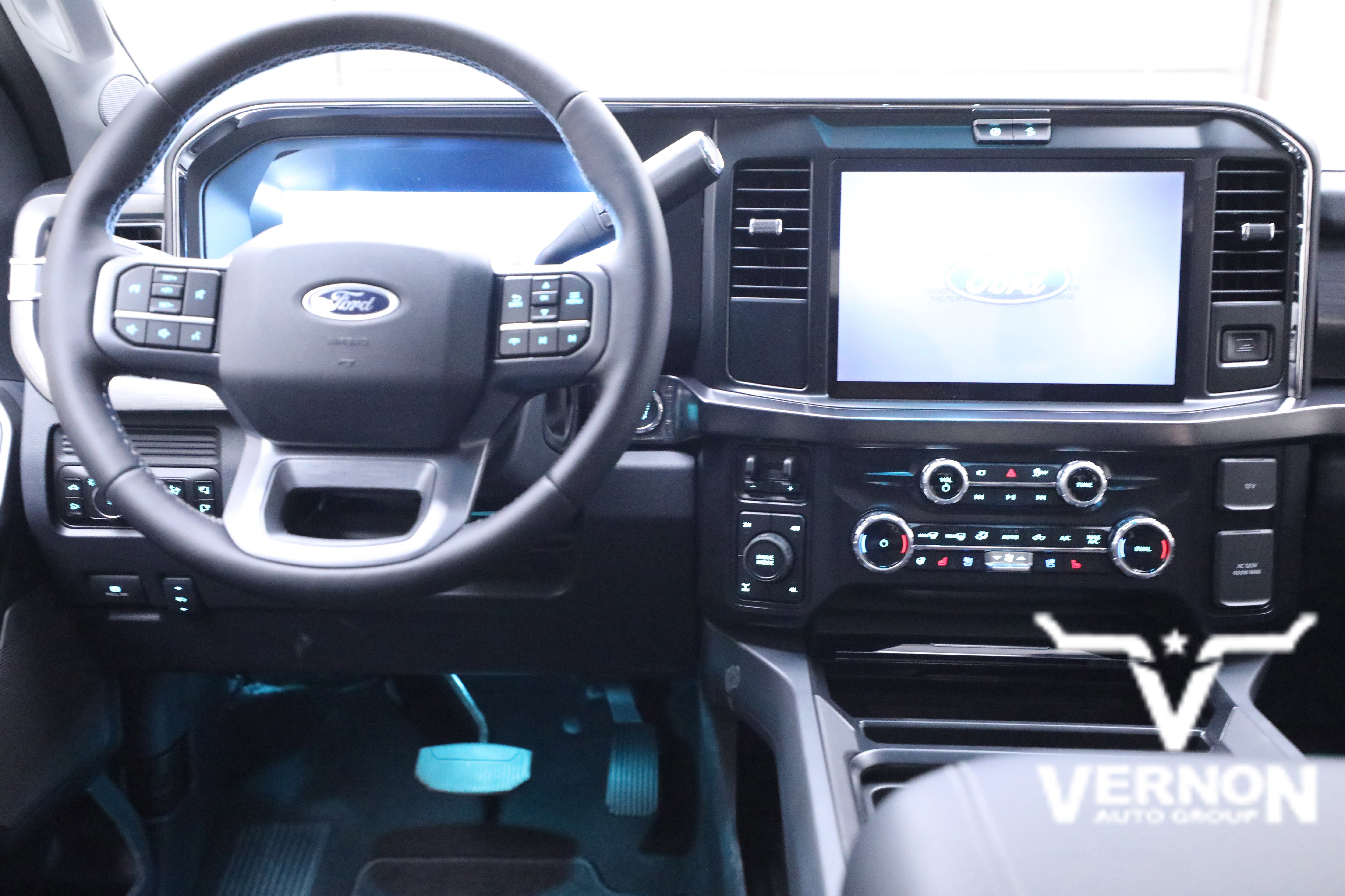 New 2026 Ford F250 Lariat w/ Black Appearance Package image 20