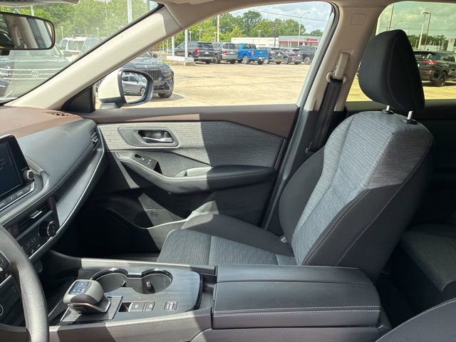 Used 2023 Nissan Rogue SV image 16