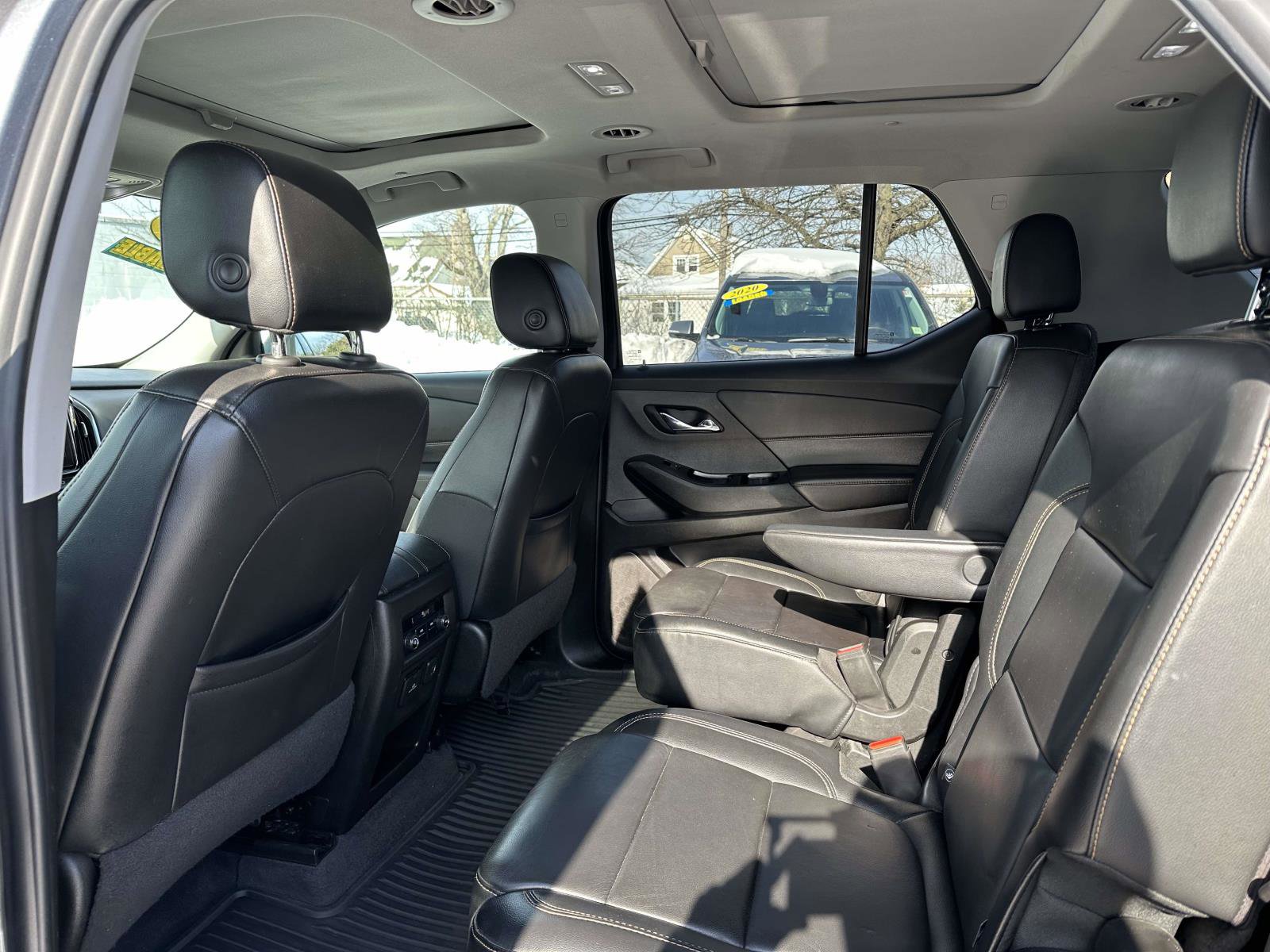 Used 2019 Chevrolet Traverse LT w/ LT Premium Package AWD/4WD image 9