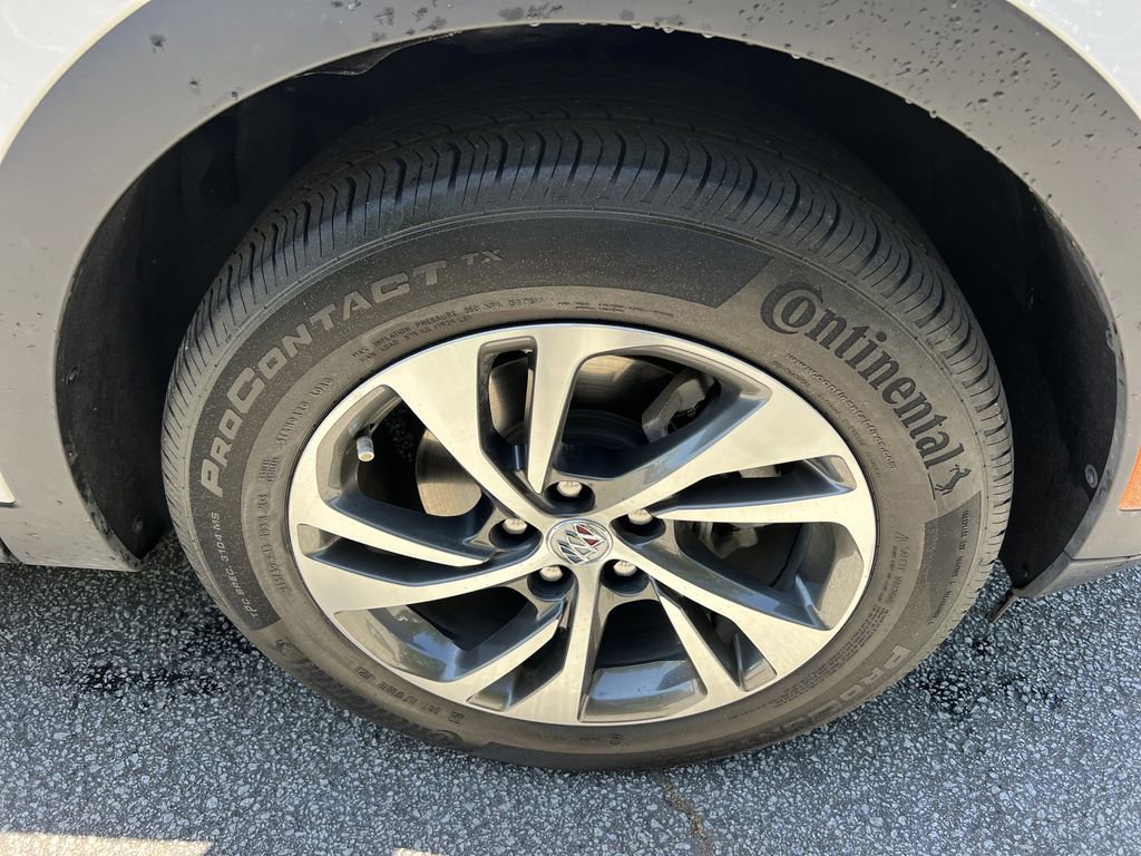 Used 2022 Buick Envision Essence w/ Safety Package FWD image 10