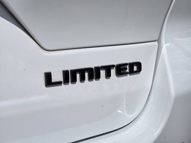 Certified 2023 Jeep Grand Cherokee Limited w/ Black Appearance Package AWD/4WD image 13