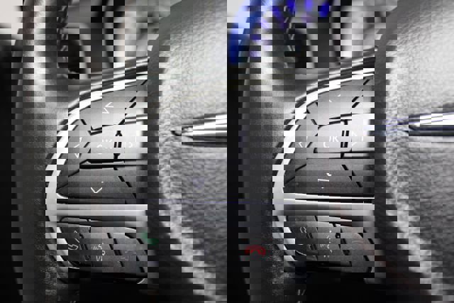 Used 2016 Chrysler 300 C image 17