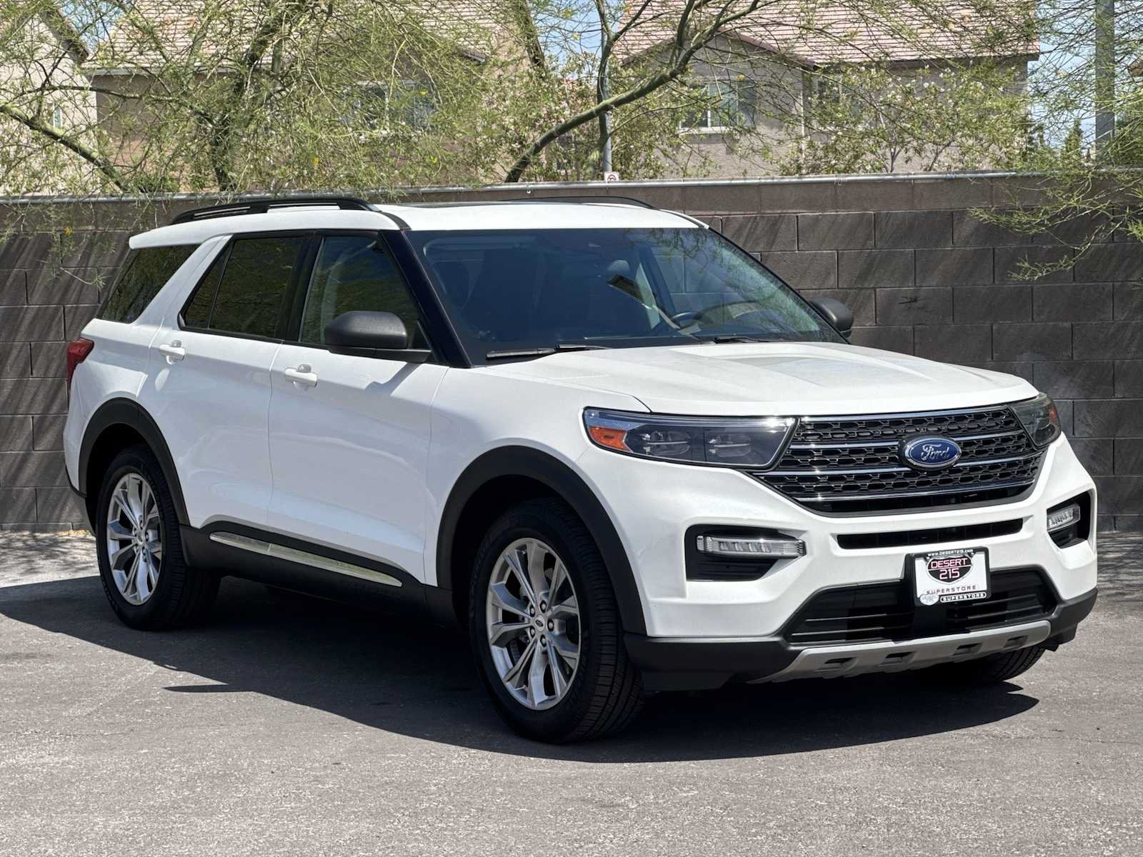 Used 2021 Ford Explorer XLT w/ Equipment Group 202A RWD image 2