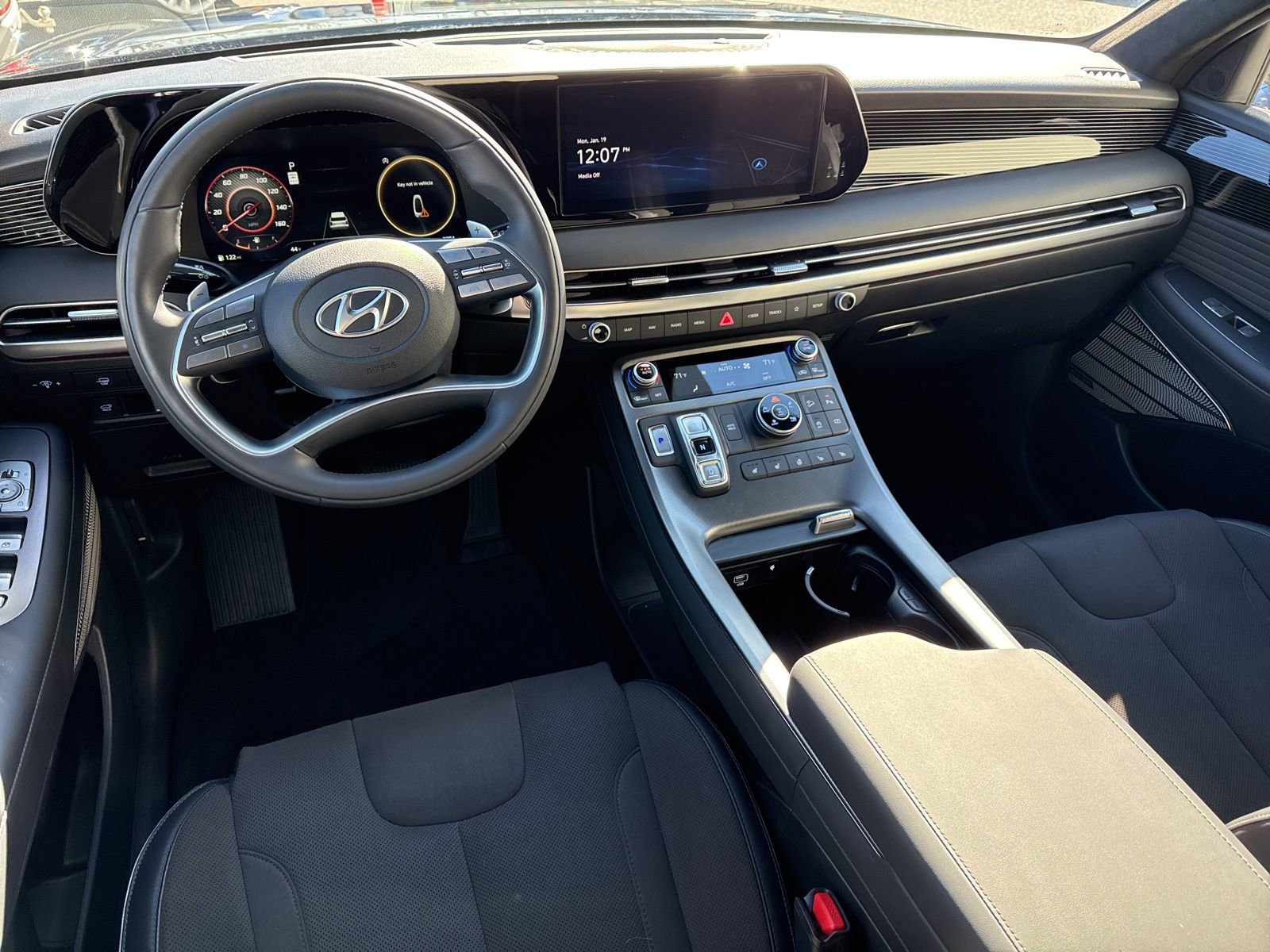 Used 2025 Hyundai Palisade Calligraphy image 21