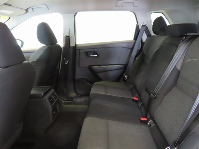 Used 2023 Nissan Rogue SV image 30