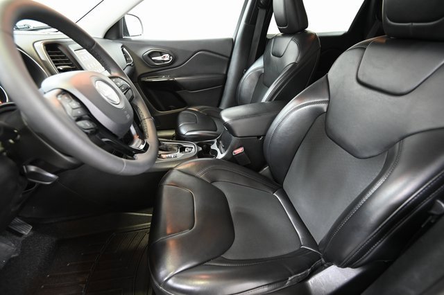 Used 2020 Jeep Cherokee Latitude Plus image 7