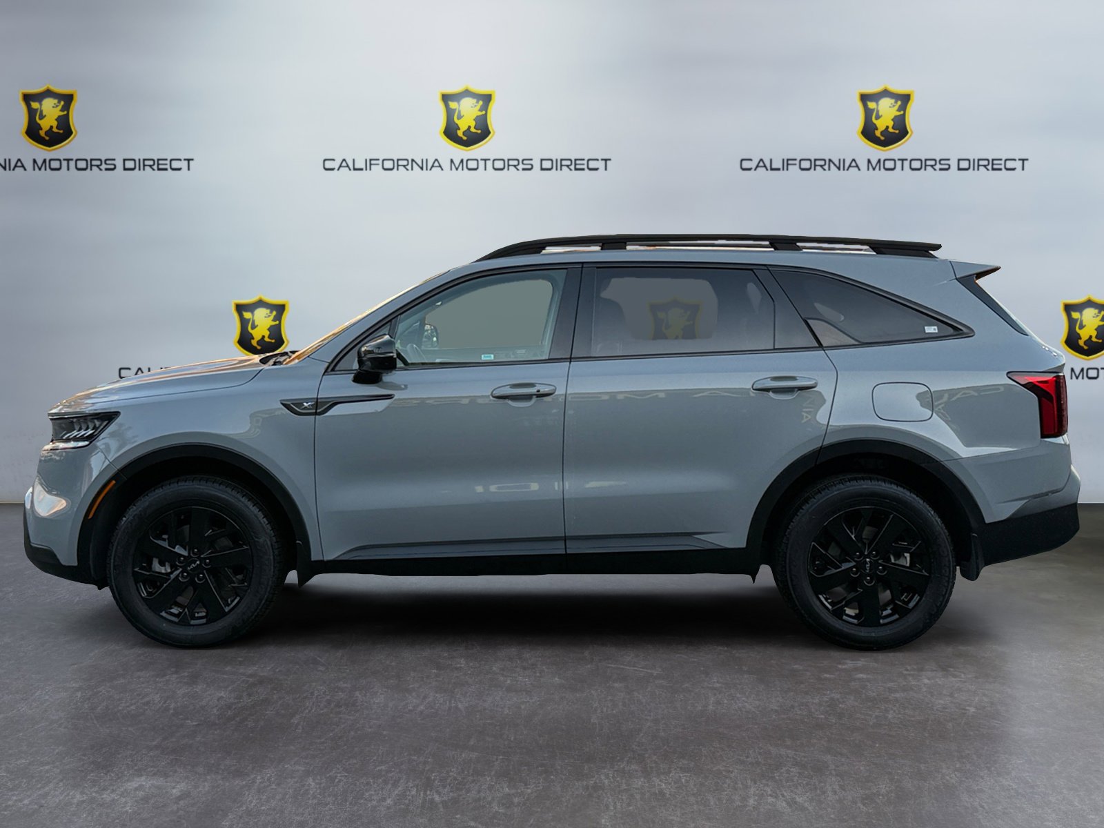 Used 2023 Kia Sorento S w/ Panoramic Sunroof Package image 2