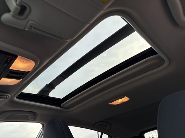 Used 2022 Subaru Crosstrek 2.0i Premium w/ Moonroof Package image 30