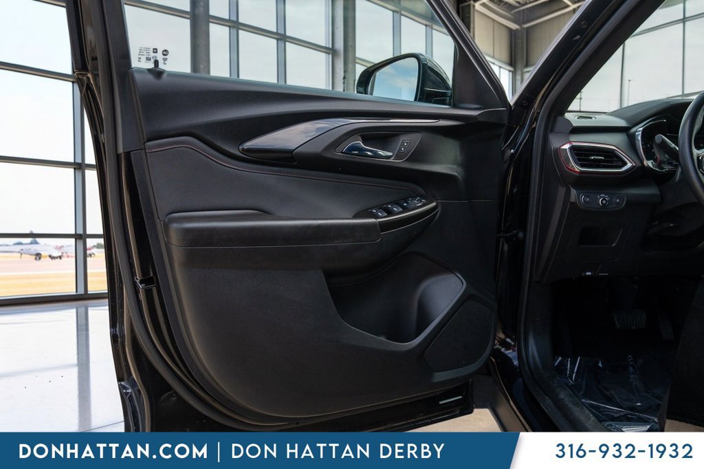 Used 2023 Chevrolet TrailBlazer RS FWD image 13