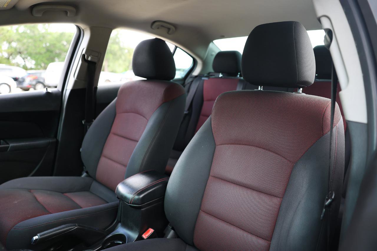 Used 2011 Chevrolet Cruze LT FWD image 6