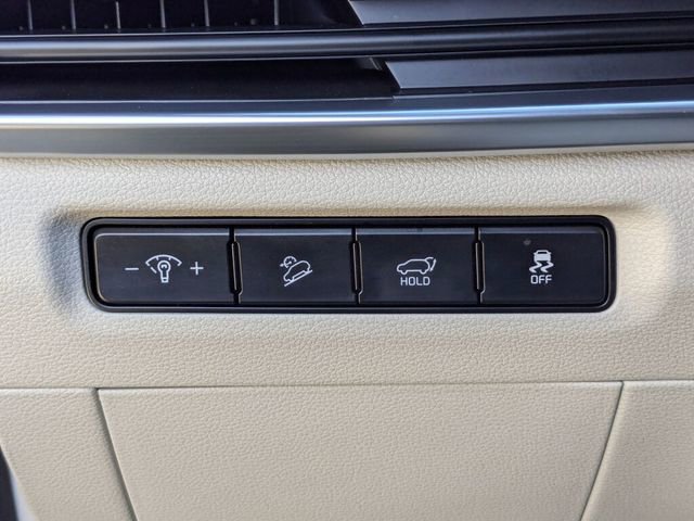 Used 2024 Kia Telluride SX w/ Towing Package image 23