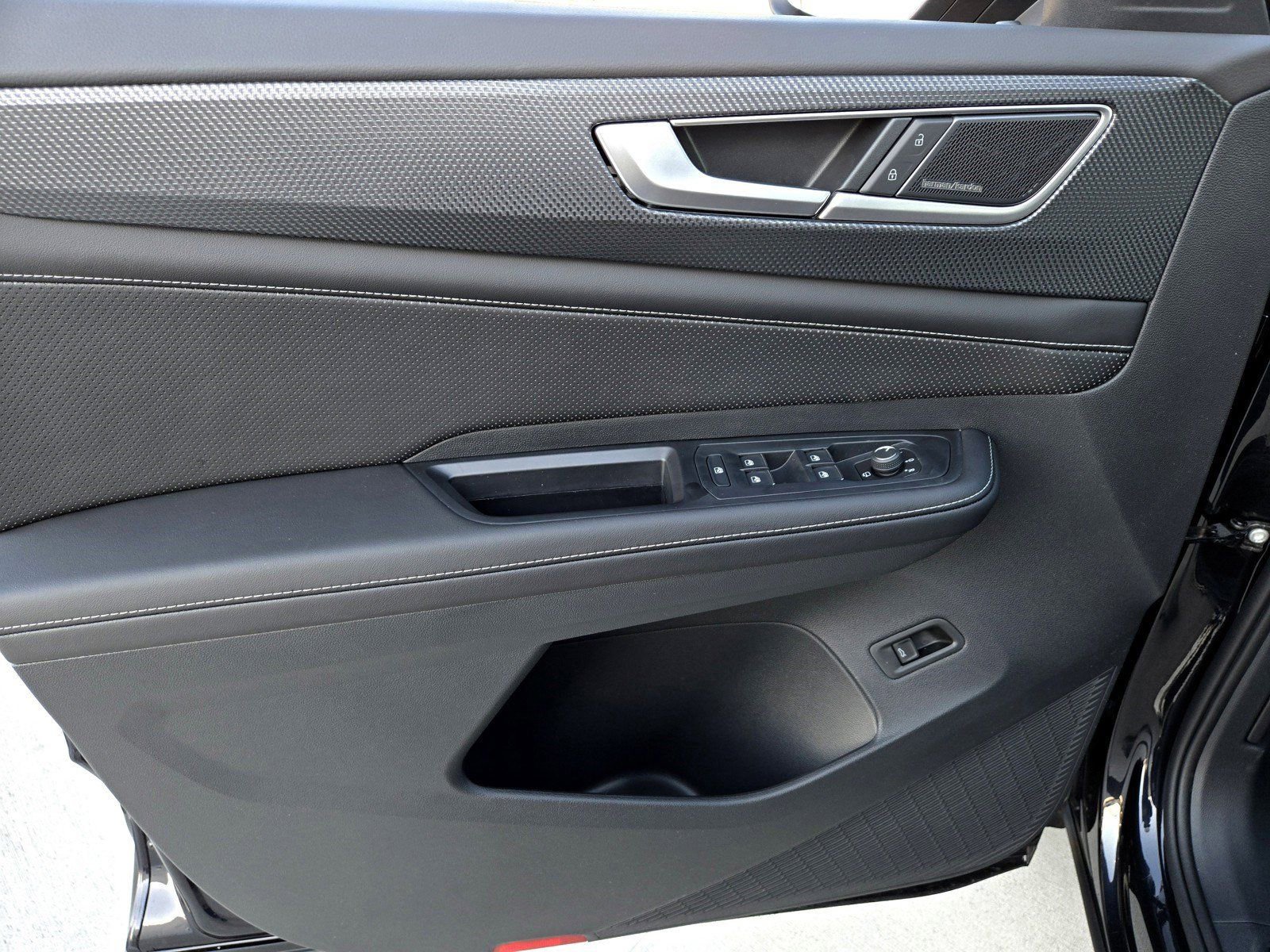 New 2025 Volkswagen Atlas Cross Sport SEL Premium R-Line image 21