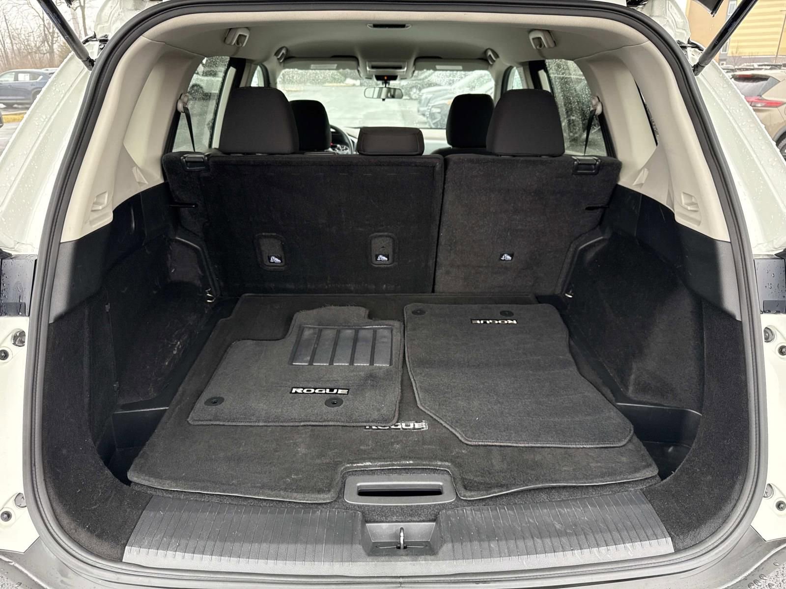 Used 2023 Nissan Rogue S image 27