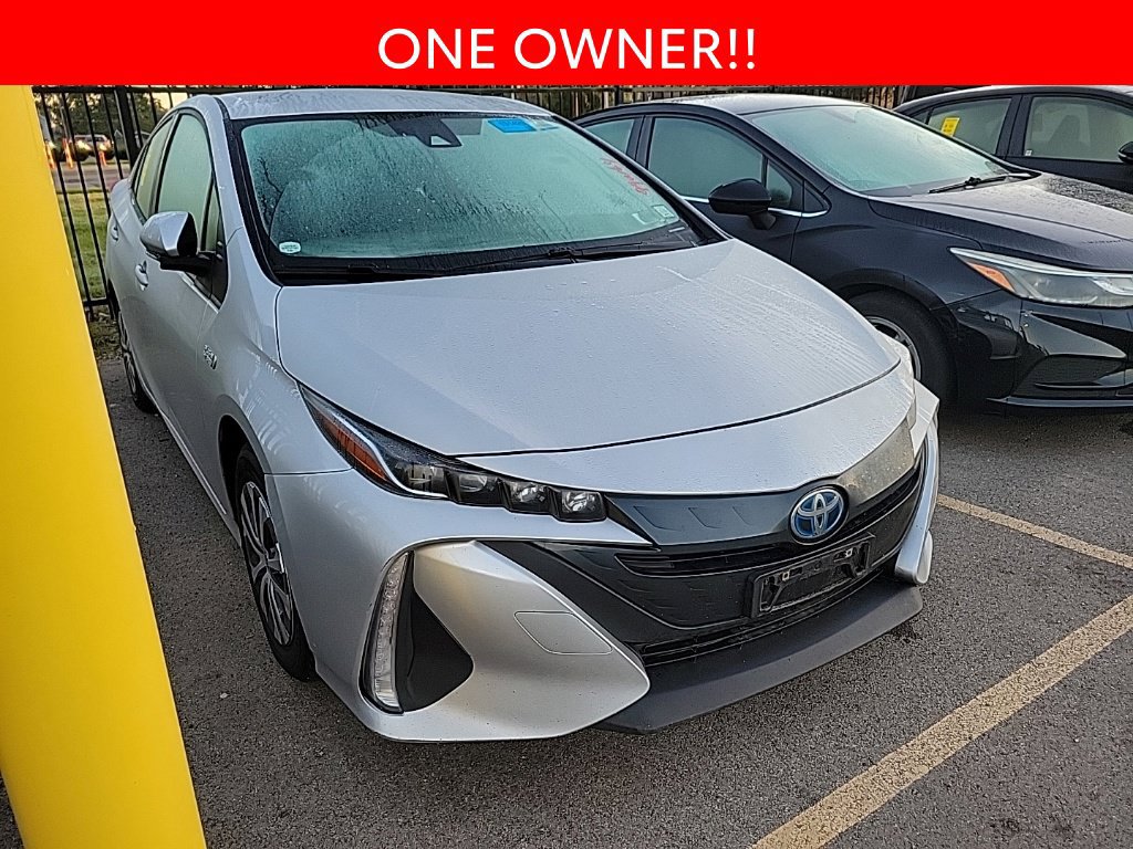 Used 2021 Toyota Prius Prime XLE FWD image 3