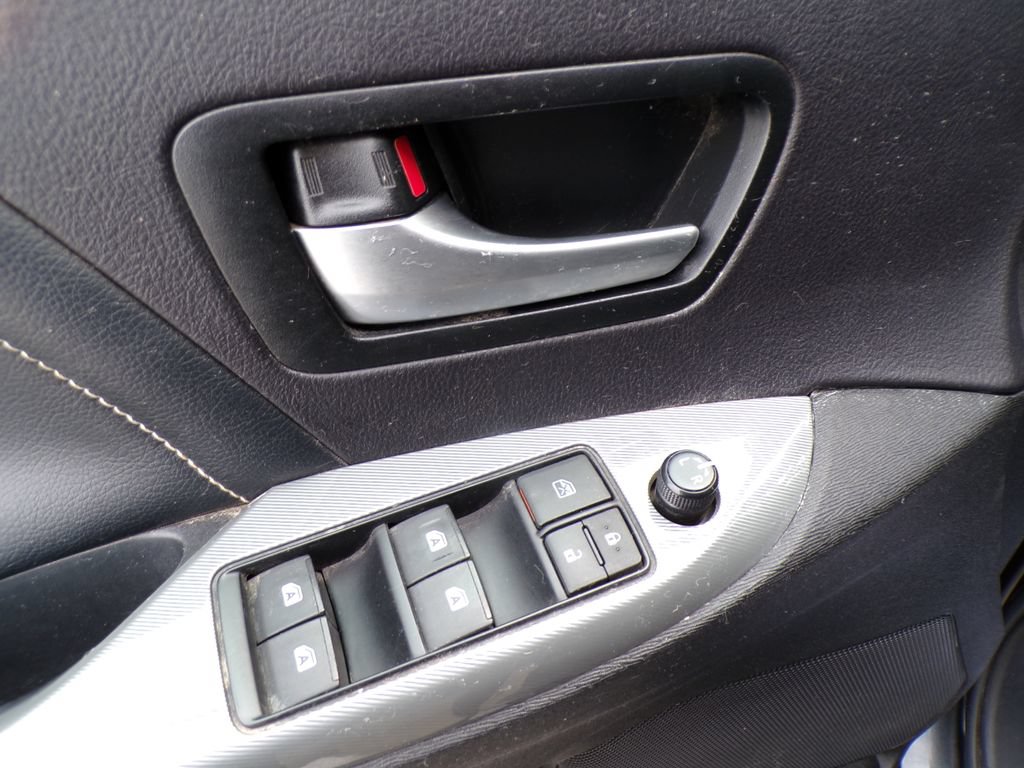 Used 2016 Toyota Sienna SE FWD image 22