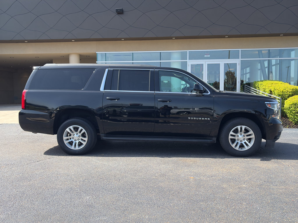 Used 2020 Chevrolet Suburban LT RWD image 4