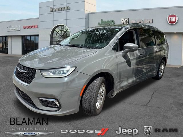 Used 2021 Chrysler Pacifica Touring FWD image 1
