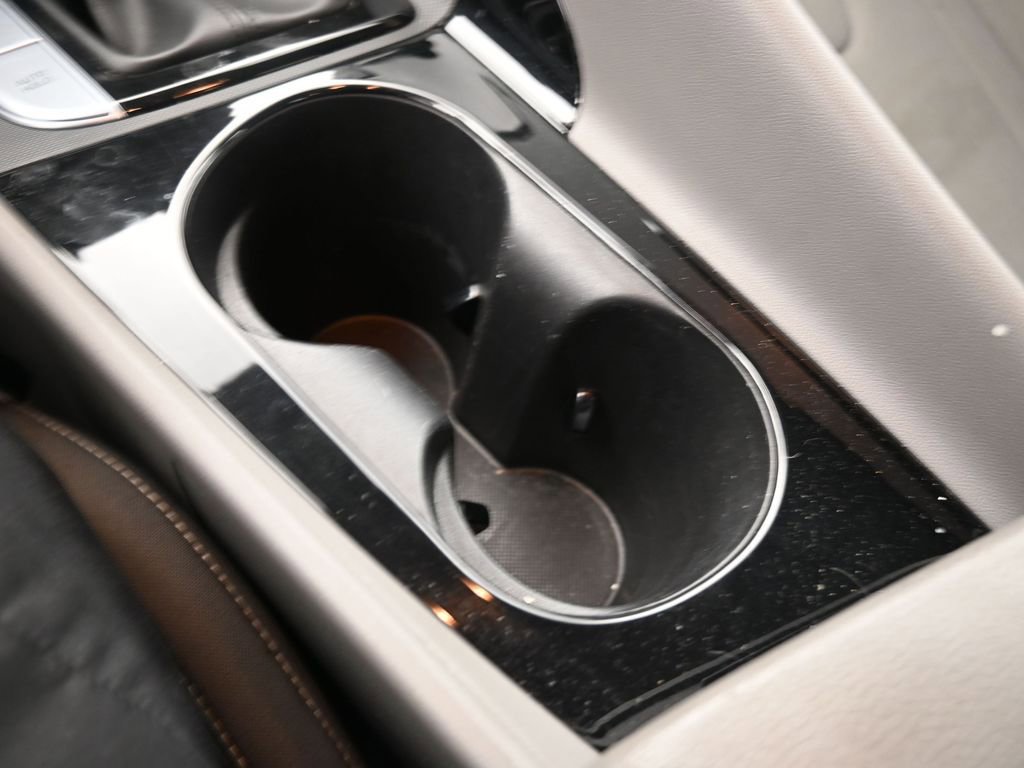 Used 2025 Hyundai Elantra SEL image 42