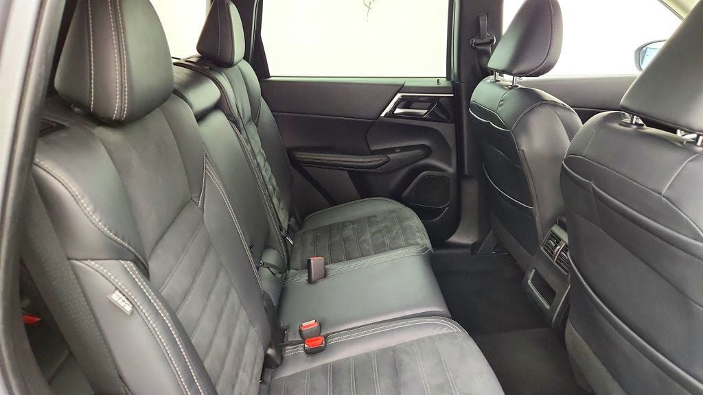 Used 2022 Mitsubishi Outlander SE AWD/4WD image 23