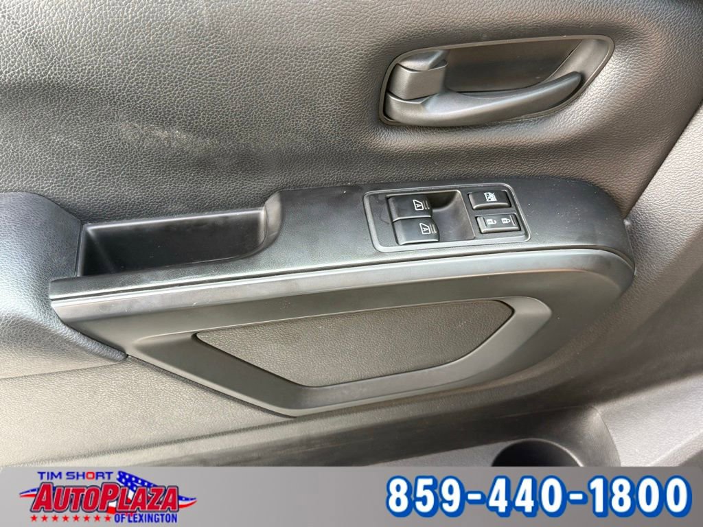 Used 2017 Nissan Titan S image 22