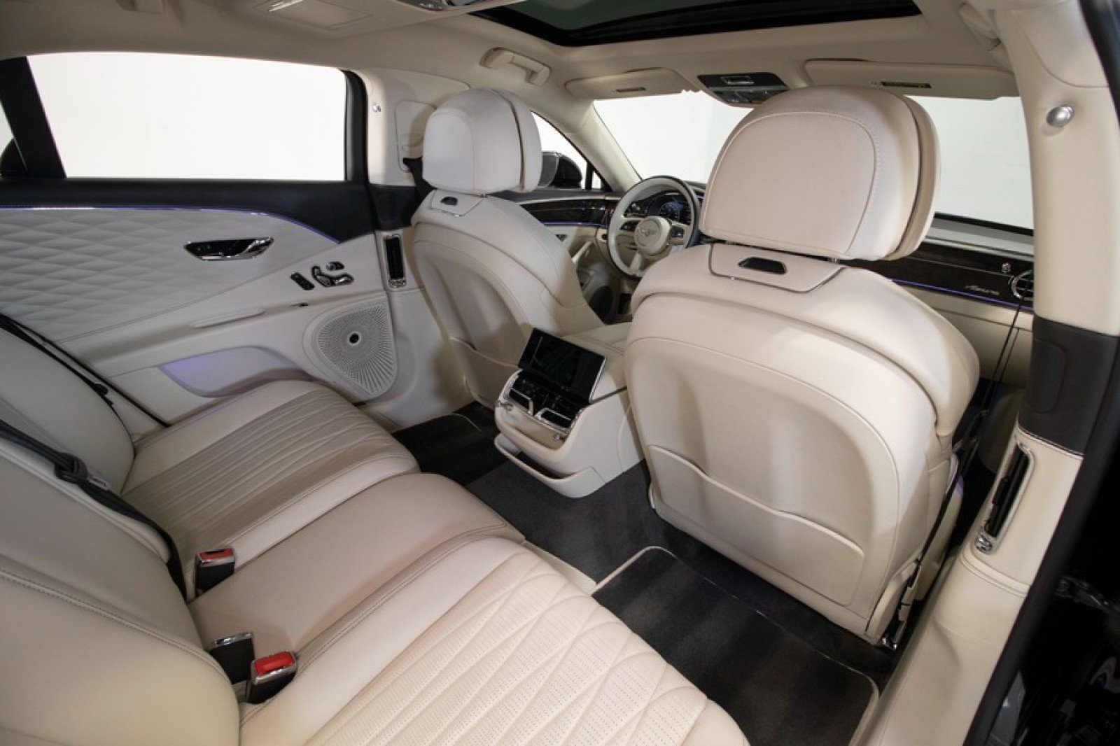 Used 2023 Bentley Flying Spur Azure image 64